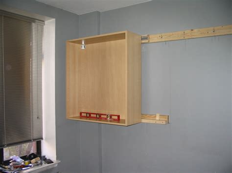 wall cabinet hanging rail system